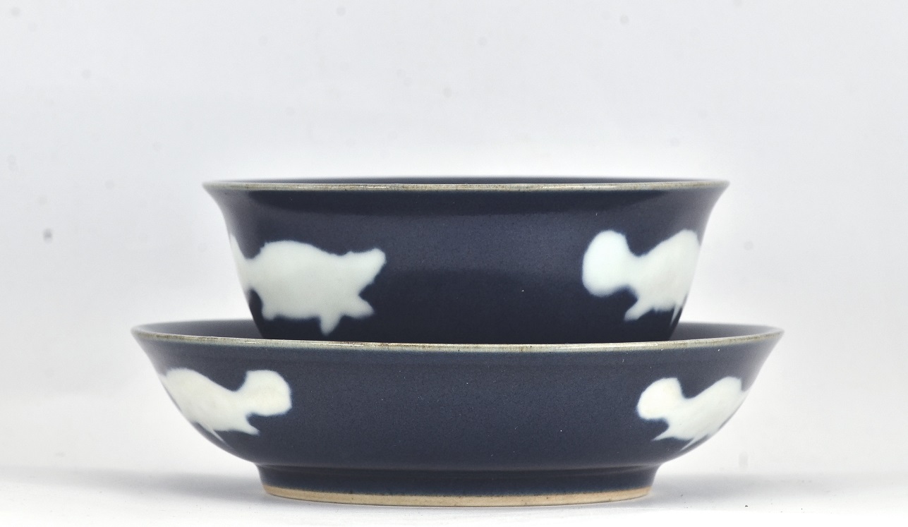 Blue and White Fish Bowl and Saucer, Ming Dynasty